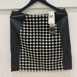 Kenzie skirt NWT, size 2